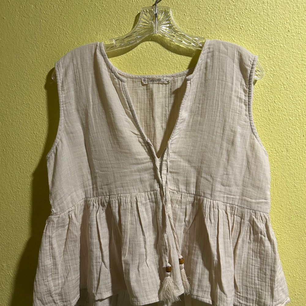 Sleeveless Cream Peplum Top by Salty Lemon 🍋